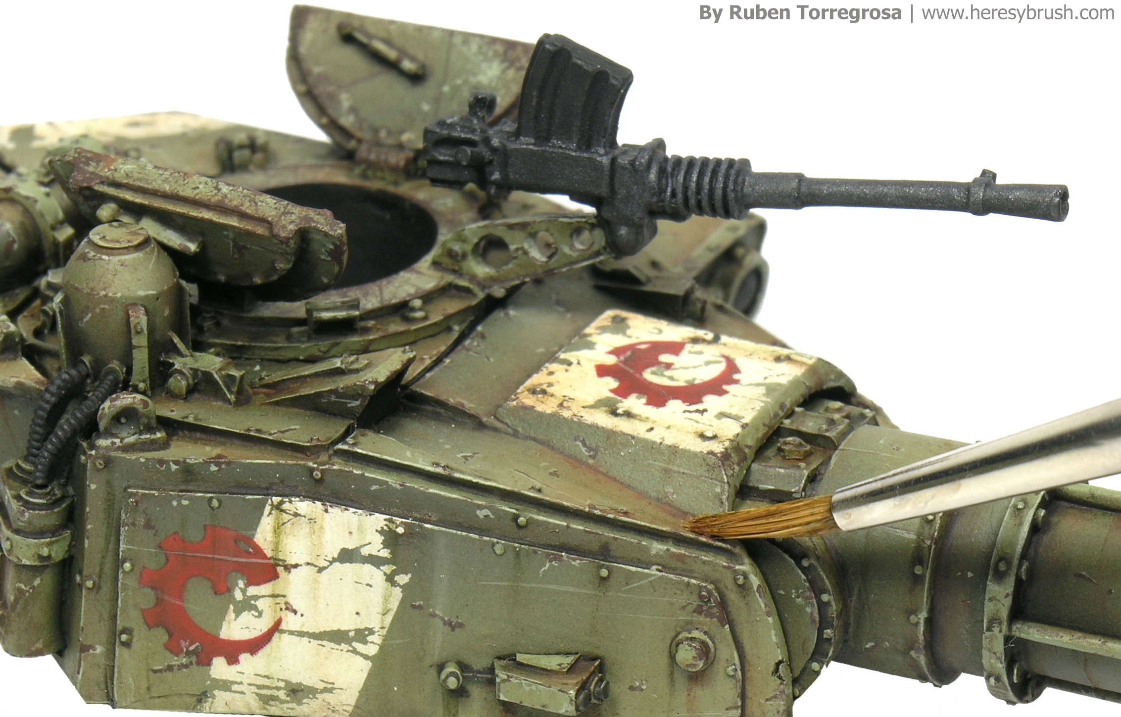 How to paint Warhammer 40.000 tanks with airbrush and weathering techniques
