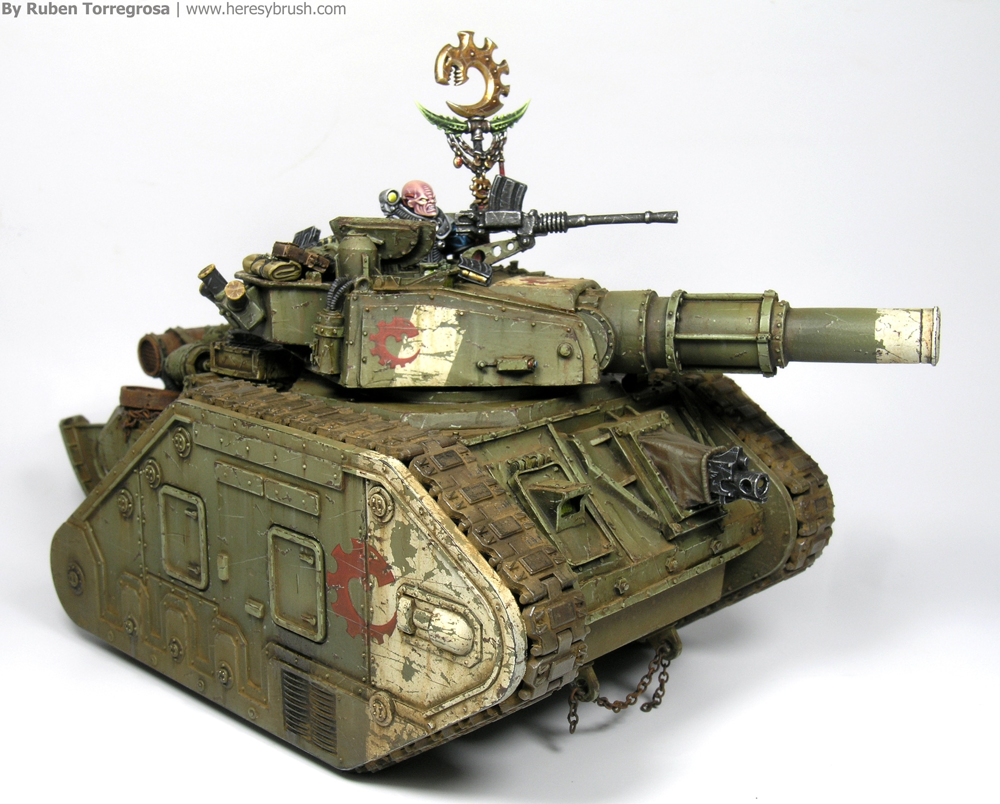 How to paint Warhammer 40.000 tanks with airbrush and weathering techniques