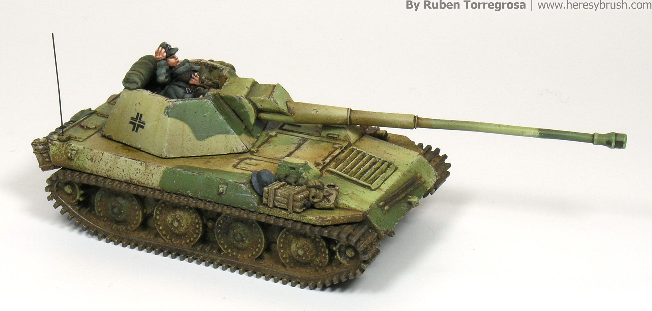 Painting 15mm tanks: Steyr tank